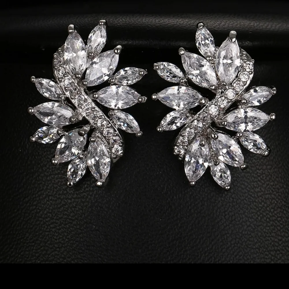 18K White Gold Swarovski Elements crystal Marquise women's earrings